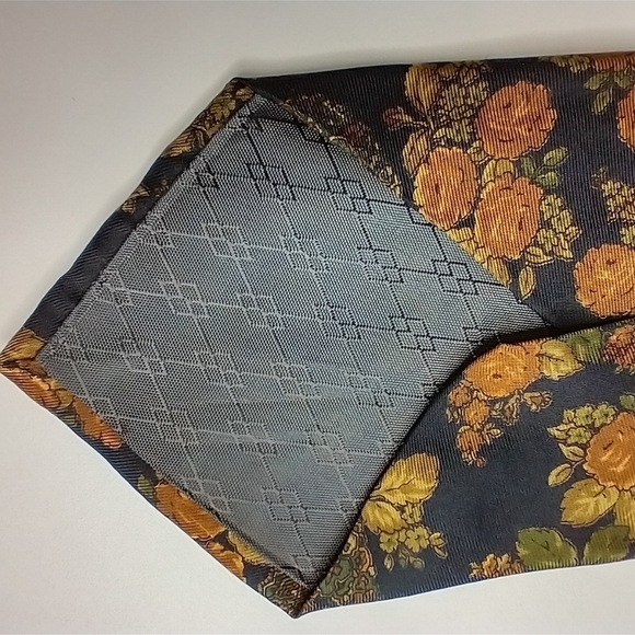 PIERRE BALMAIN SILK TIE - Picture 2 of 8